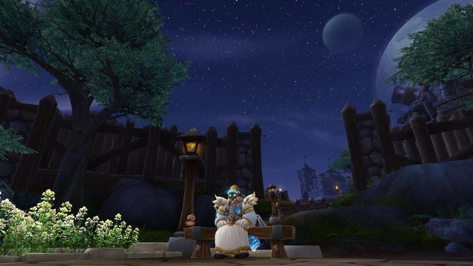 56 岁白岩松踢球摔倒久不能起，他目前情况如何？踢球时需要注意什么？